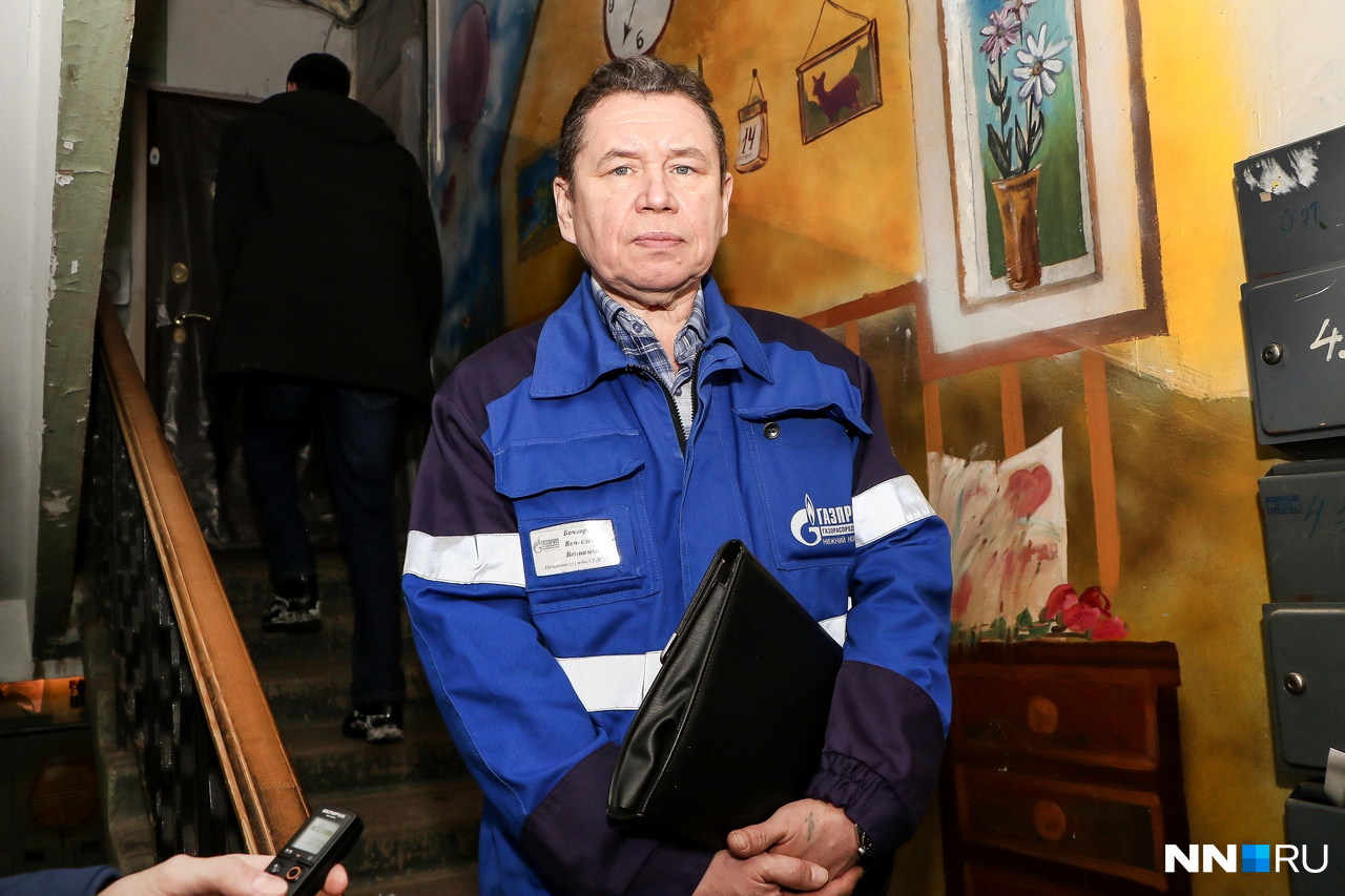 Начальник службы внутридомового газового оборудования подчеркнул, что многие жильцы никак не хотят пускать газовщиков в квартиры Начальник службы внутридомового газового оборудования подчеркнул, что многие жильцы никак не хотят пускать газовщиков в квартиры