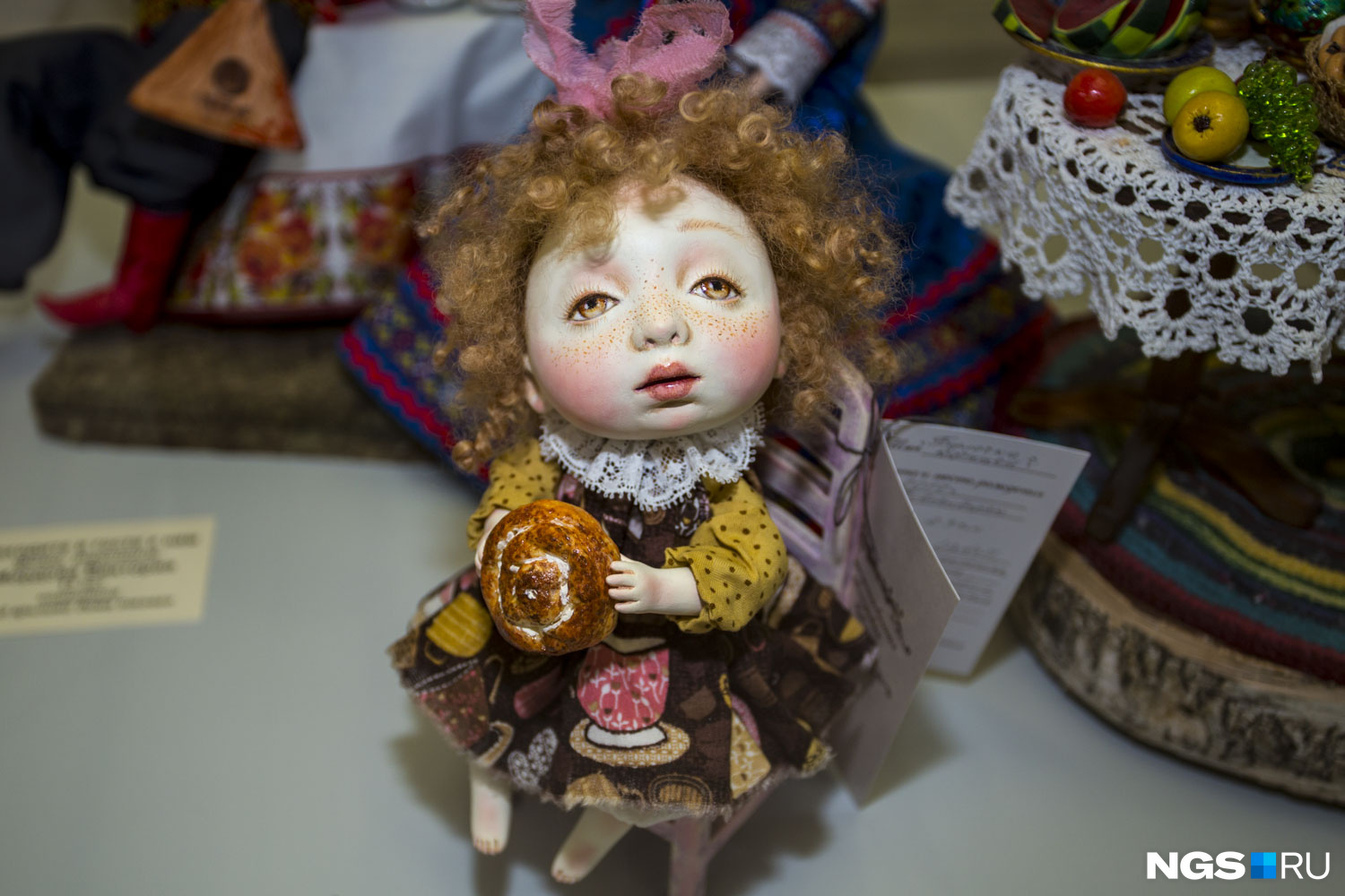В музее представлены совершенно разные куклы — от фантазийных до гиперреалистичных