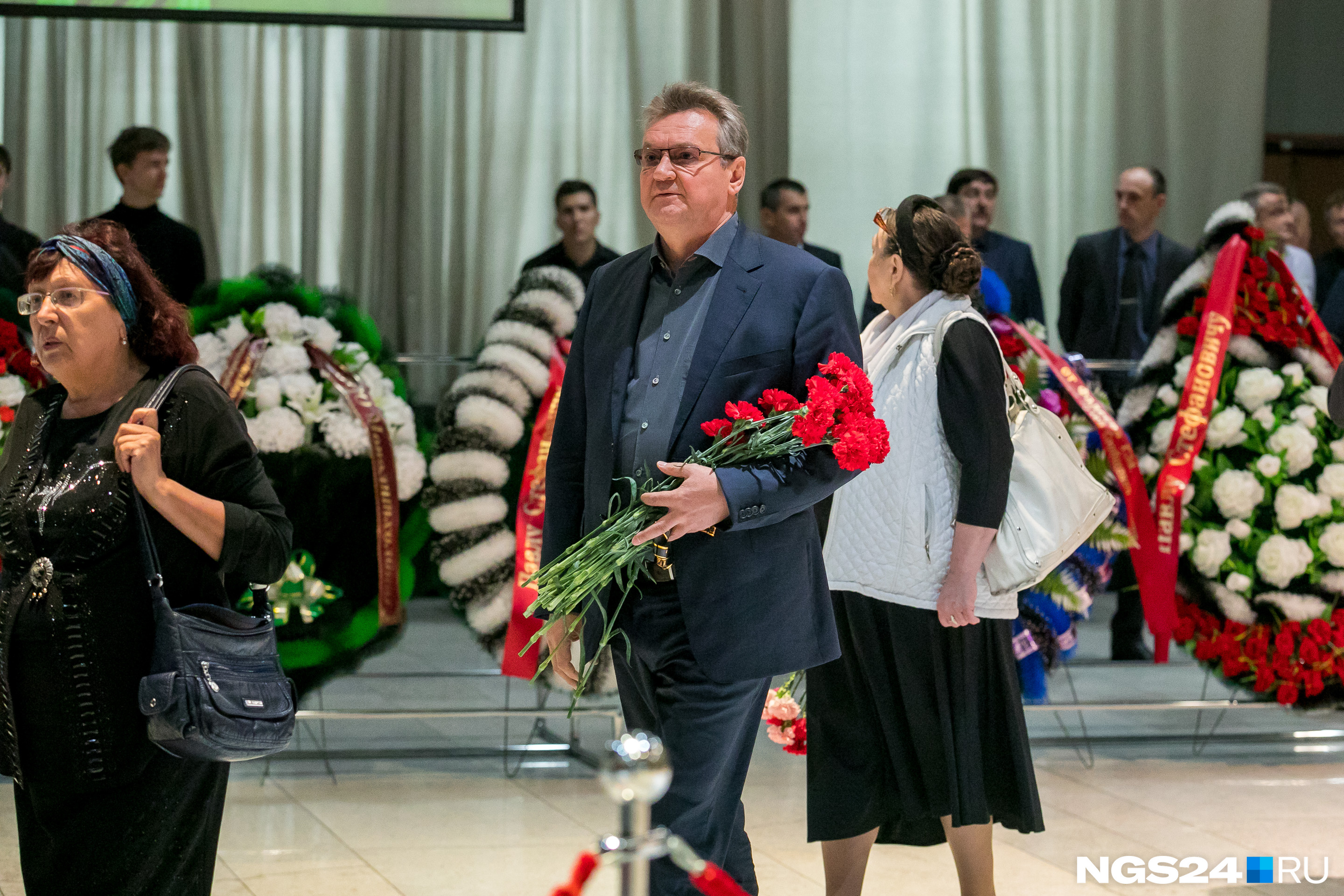 Александр Коропачинский на церемонии прощания Александр Коропачинский на церемонии прощания
