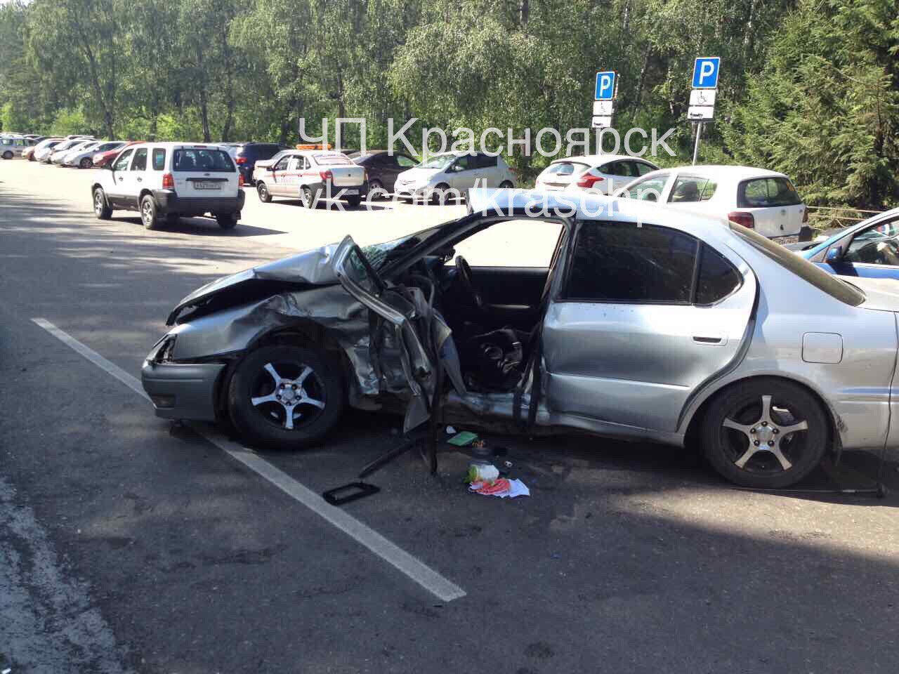 Помощь медиков потребовалась пассажирке «Тойоты Камри» Помощь медиков потребовалась пассажирке «Тойоты Камри»