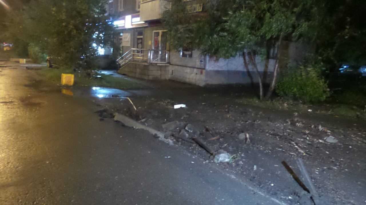 Вакансии эльмаш женщины екатеринбурга. Женщины курят во дворах на Эльмаше.