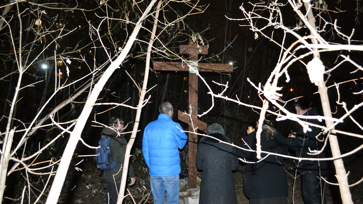 В Перми на участке для строительства еврейского общинного центра установили трехметровый крест