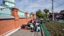 Барашки в прицепе, 20 кг риса и молитва на тротуаре: мусульмане в Челябинске празднуют Курбан-байрам