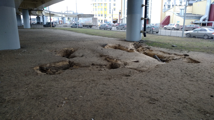 Под опорами метромоста в Нижнем Новгороде проваливается грунт
