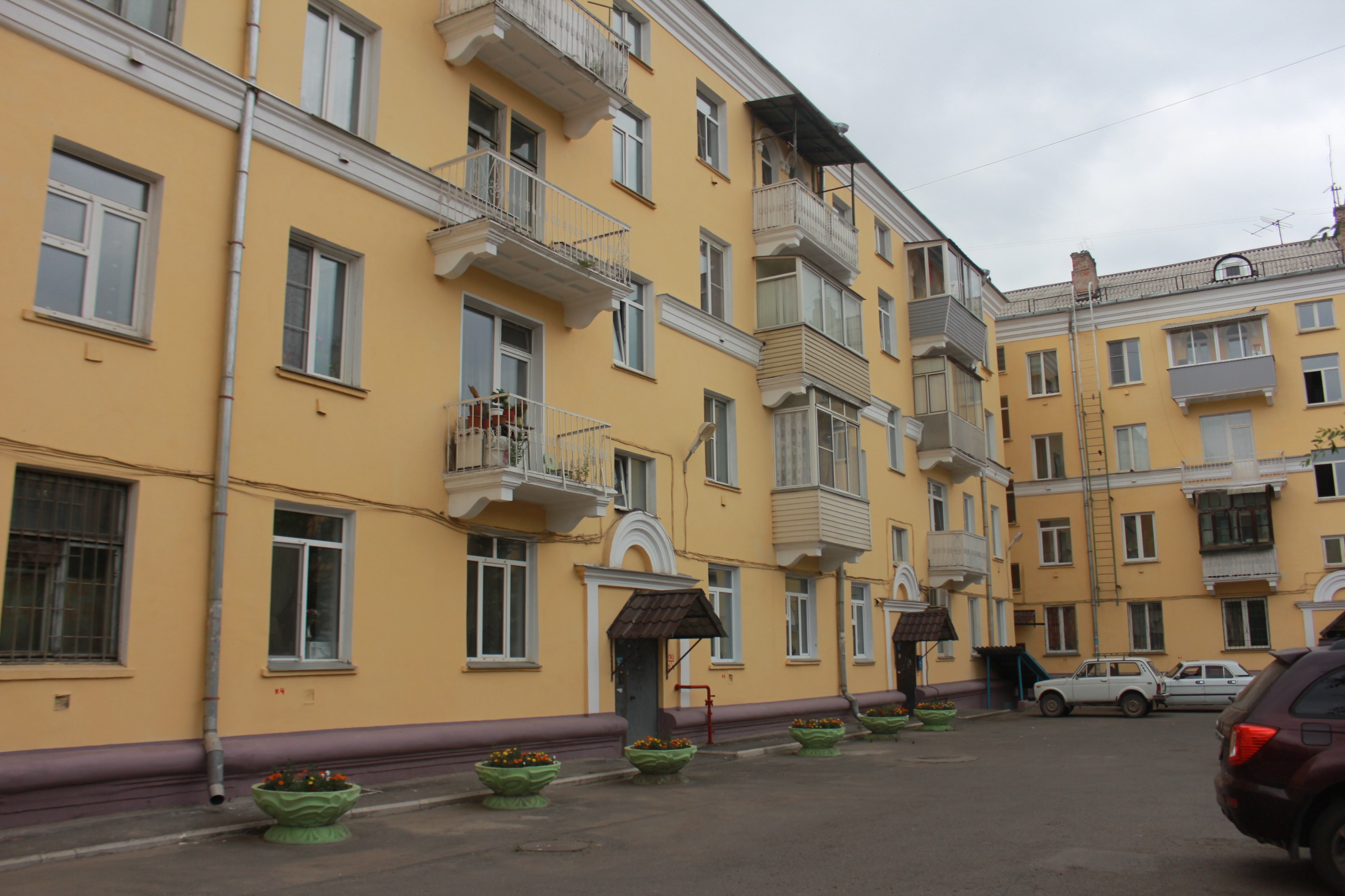 «Лучший фасад жилого многоквартирного дома» (год постройки до 1990 г.) — жители дома по улице Кутузова, 5