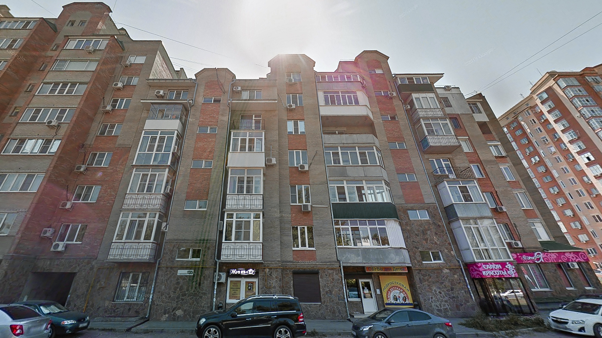 В Ростове на Западном трое мужчин похитили девушку, брызнув баллончиком ей в лицо