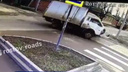 Снова авария: на Днепровском в Ростове грузовик снёс легковушку
