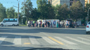 «Нужно навести порядок»: в Челябинске после ДТП на оживлённом перекрёстке опрокинулась маршрутка