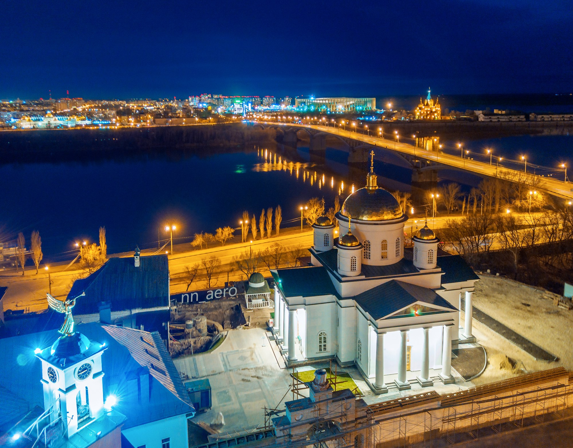 Время в нижнем новгороде сейчас. Вечерняя стрелка,Нижний Новгород. Ночная стрелка Нижнего Новгорода. Нижний - стрелка ночью. Нижний Новгород ночной достопримечательности.