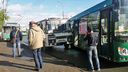 На Кирова возле остановки столкнулись два автобуса с пассажирами