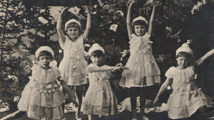 Платье из фаты и ваты: как отмечали Новый год в детсадах 50 лет назад