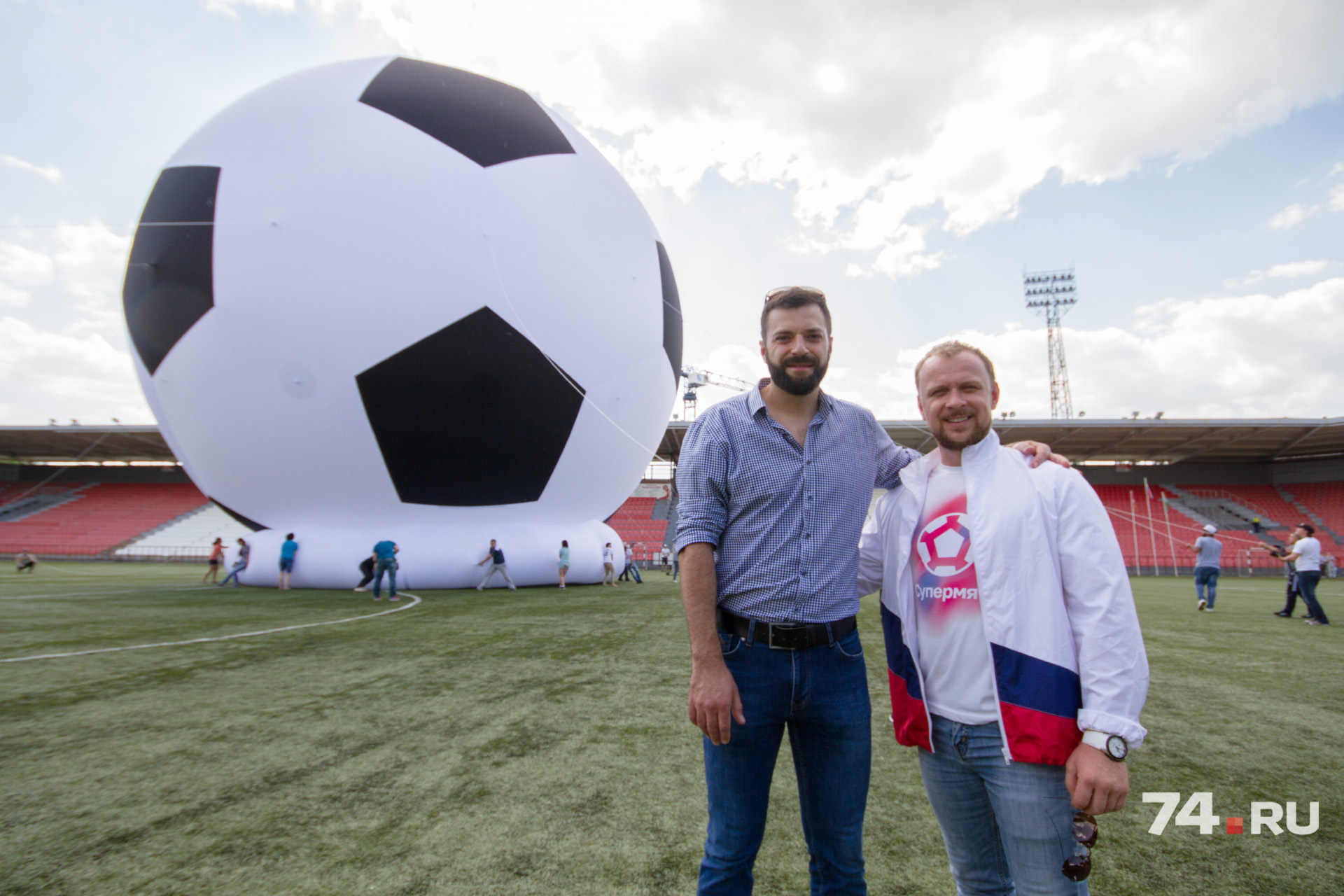 Артём Мазанов и Максим Куликов не теряют надежды найти спонсора мячу