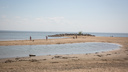 «Все смотрят, никто не разнимает»: приехавших на пляж школьников избили на ОбьГЭС