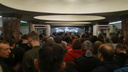 Пробка в метро: пассажиры на станции Маркса скопились перед рамками и турникетами