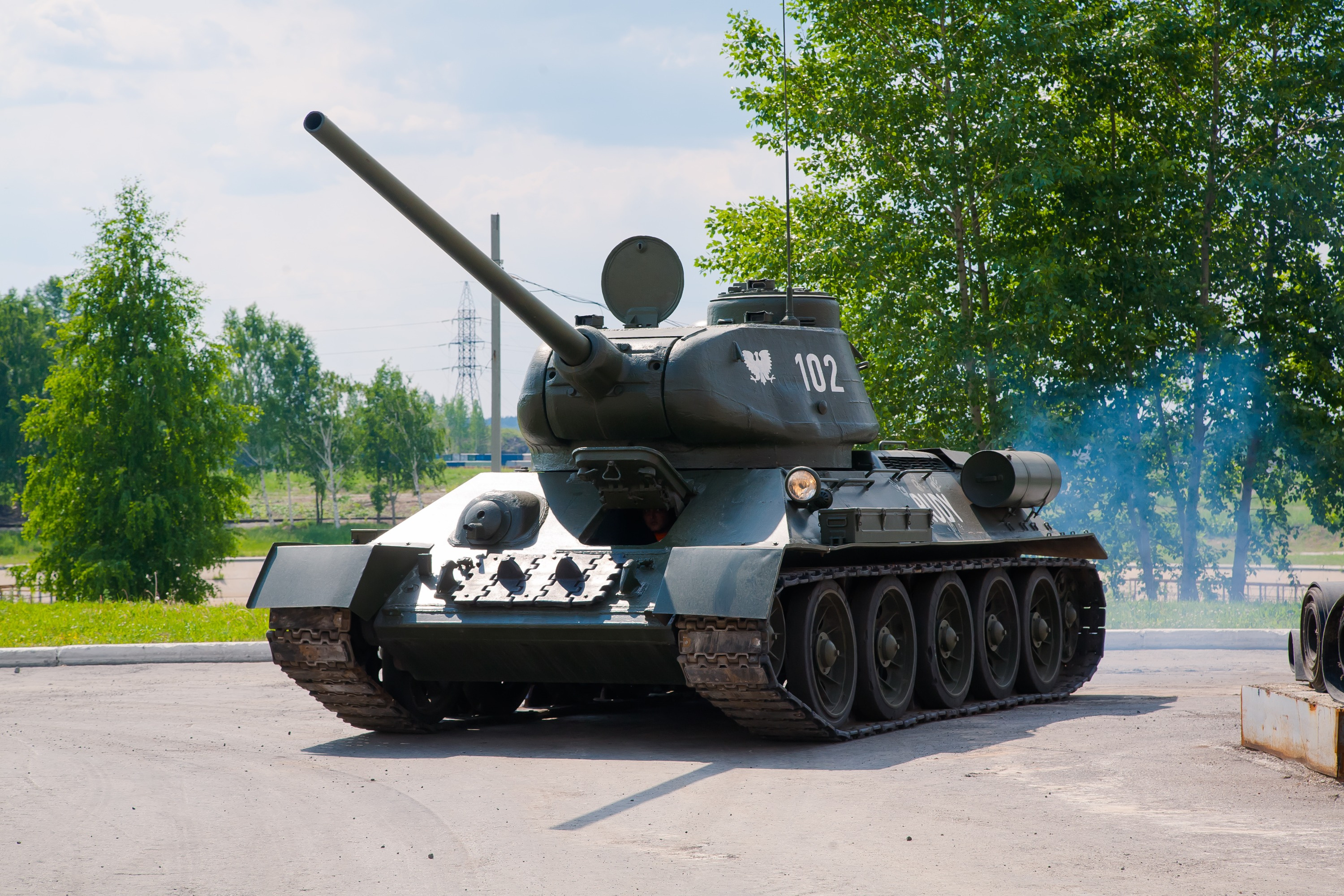 Мир реальных танков. Танк т-34-85. Танк т 34 в Магнитогорске. Танк т34 настоящие. Т 34 152 мм.