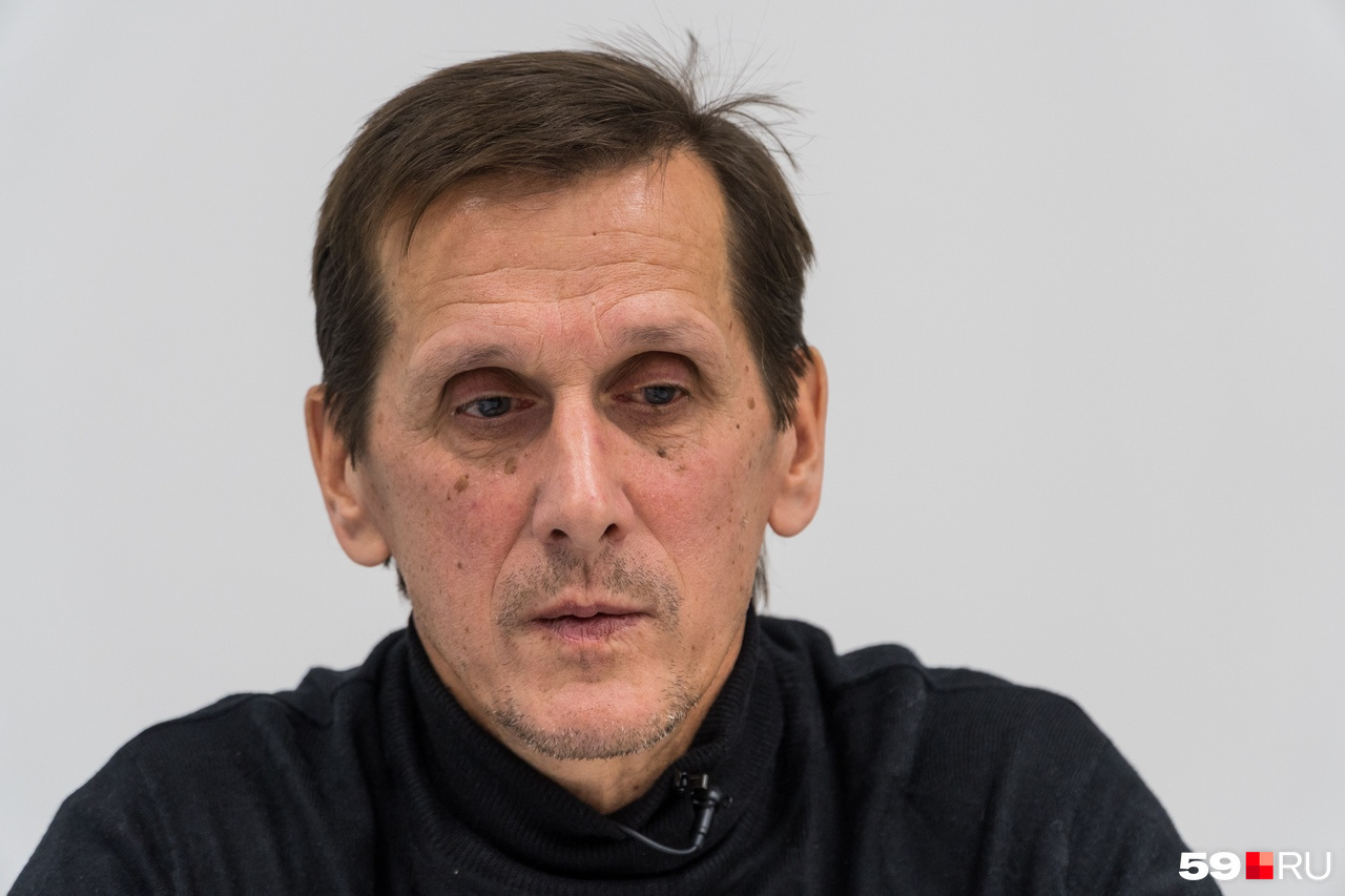 Спасатель Владимир Тарасов выносил пострадавших и погибших Спасатель Владимир Тарасов выносил пострадавших и погибших