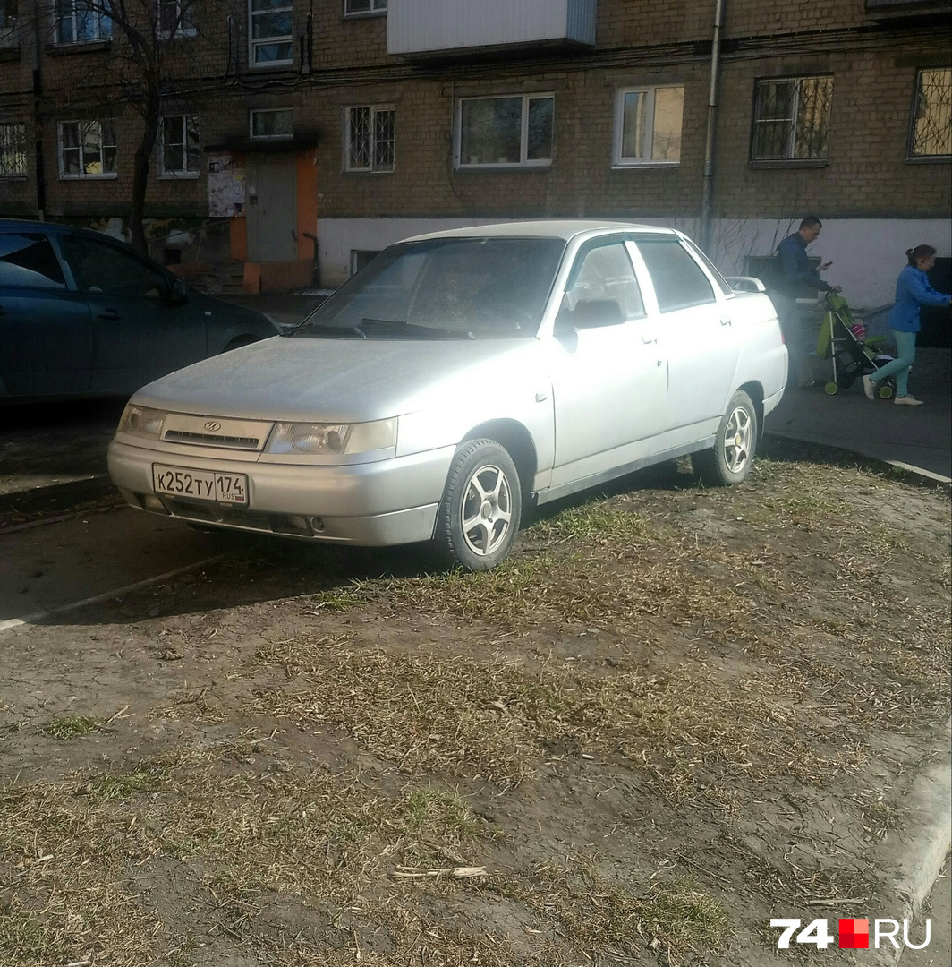А этот стоит на Барбюса, 35 А этот стоит на Барбюса, 35