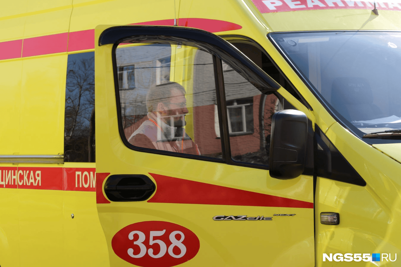 Мужчину пытались реанимировать в машине полчаса Мужчину пытались реанимировать в машине полчаса