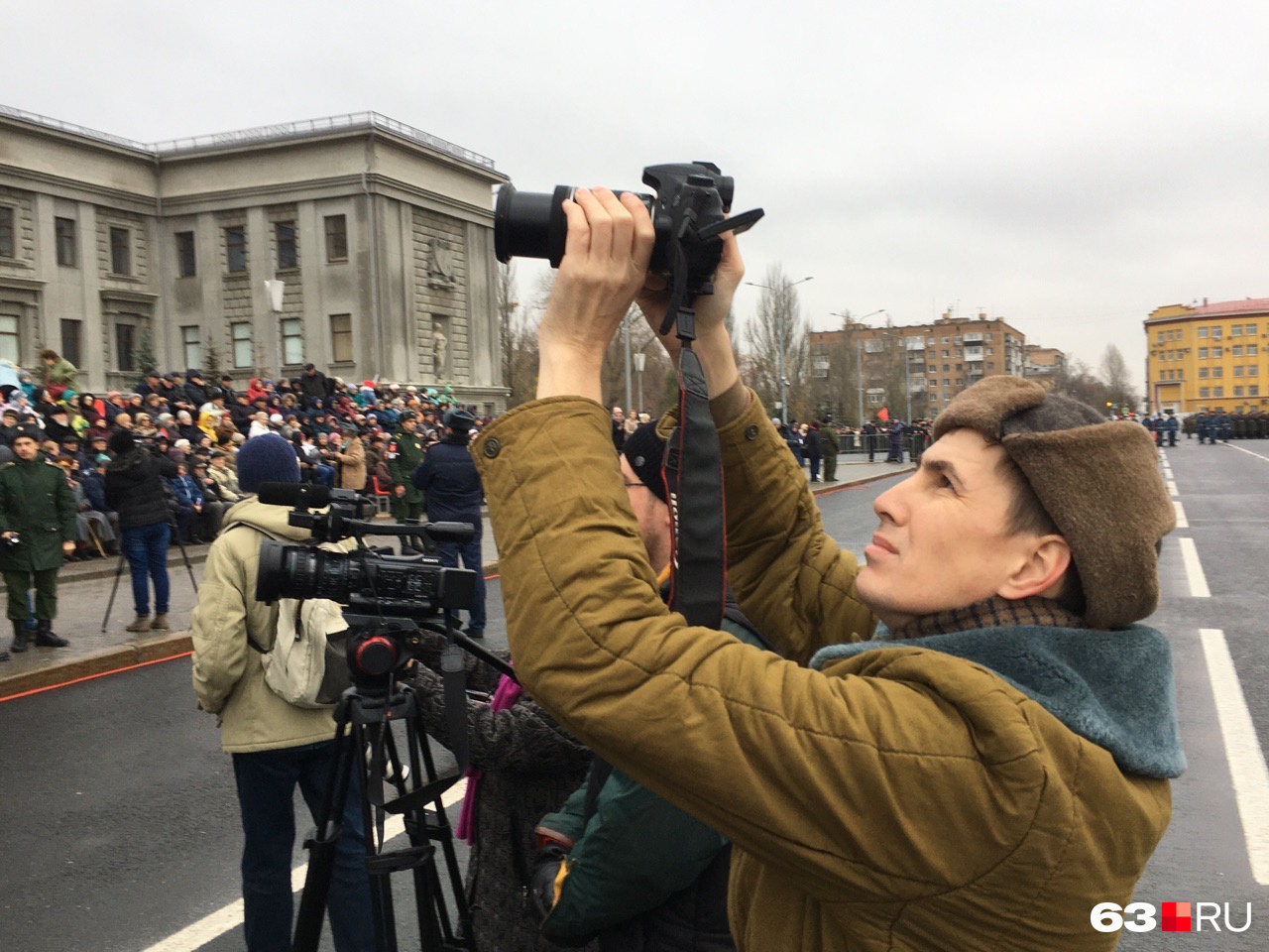 За парадом следили десятки фото- и видеокамер