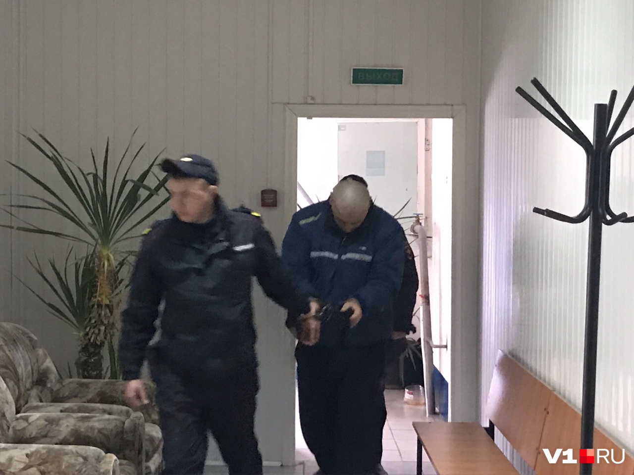 Мамедов уверял, что девочка сама согласилась на близость за шоколадку и 200 рублей, но впоследствии от показаний отказался Мамедов уверял, что девочка сама согласилась на близость за шоколадку и 200 рублей, но впоследствии от показаний отказался