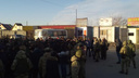 Силовики вывезли из «Торгового города Левобережный» 47 человек после массовой проверки