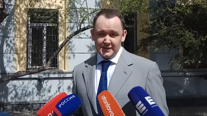 «Объявите меня политзаключенным»: обвинение запросило для депутата Аркадия Волкова 11 лет заключения