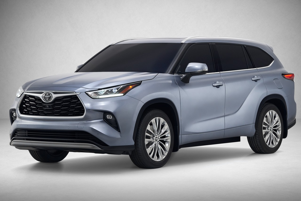 Toyota Highlander стала крупнее и получила платформу новой Camry Toyota Highlander стала крупнее и получила платформу новой Camry