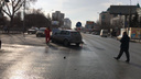 В центре Новосибирска столкнулись две иномарки — пострадала девушка