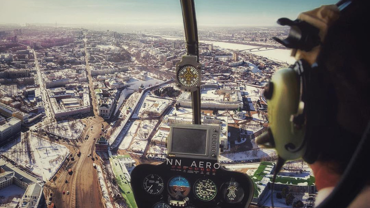 Фото дня. Вид на Нижний Новгород из кабины вертолёта