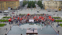 «Руки прочь от наших пенсий»: полторы тысячи разгневанных новосибирцев собрались возле ГПНТБ