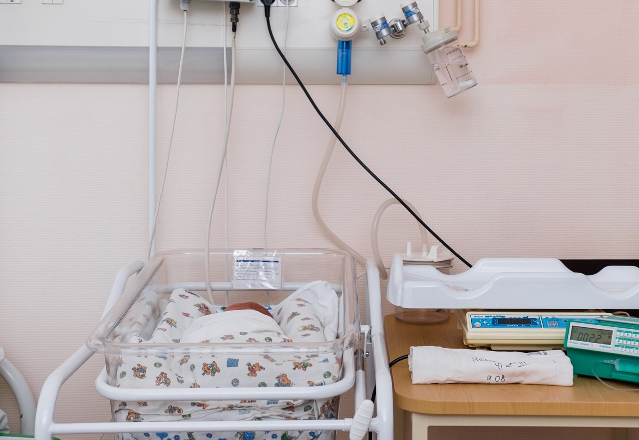 Доула может помочь не только при родах, но и после них. Например, присмотреть за новорожденным Доула может помочь не только при родах, но и после них. Например, присмотреть за новорожденным