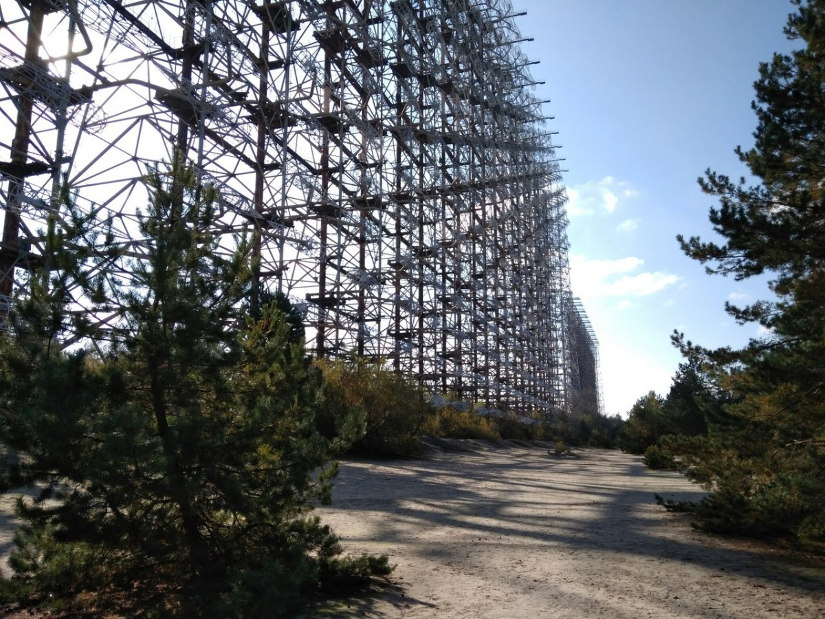 Высота дуги — 140 метров Высота дуги — 140 метров