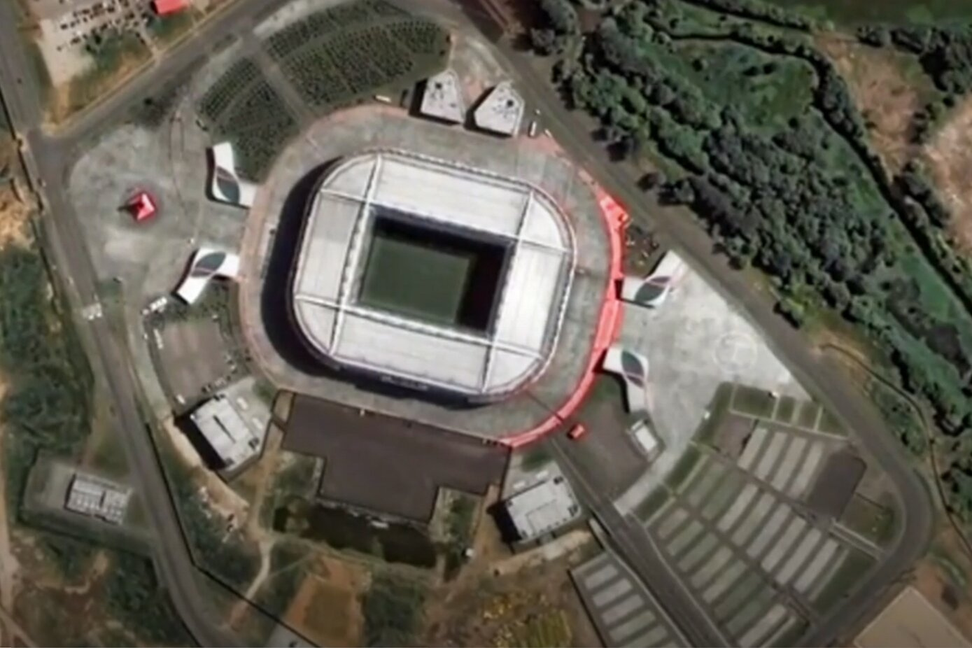 Стадион «Спартак» — единственный, который построили на частные деньги. Арена на 45 тысяч зрителей обошлась в 14,5 млрд рублей