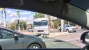 В Самаре маршрутка снесла светофор на Московском шоссе