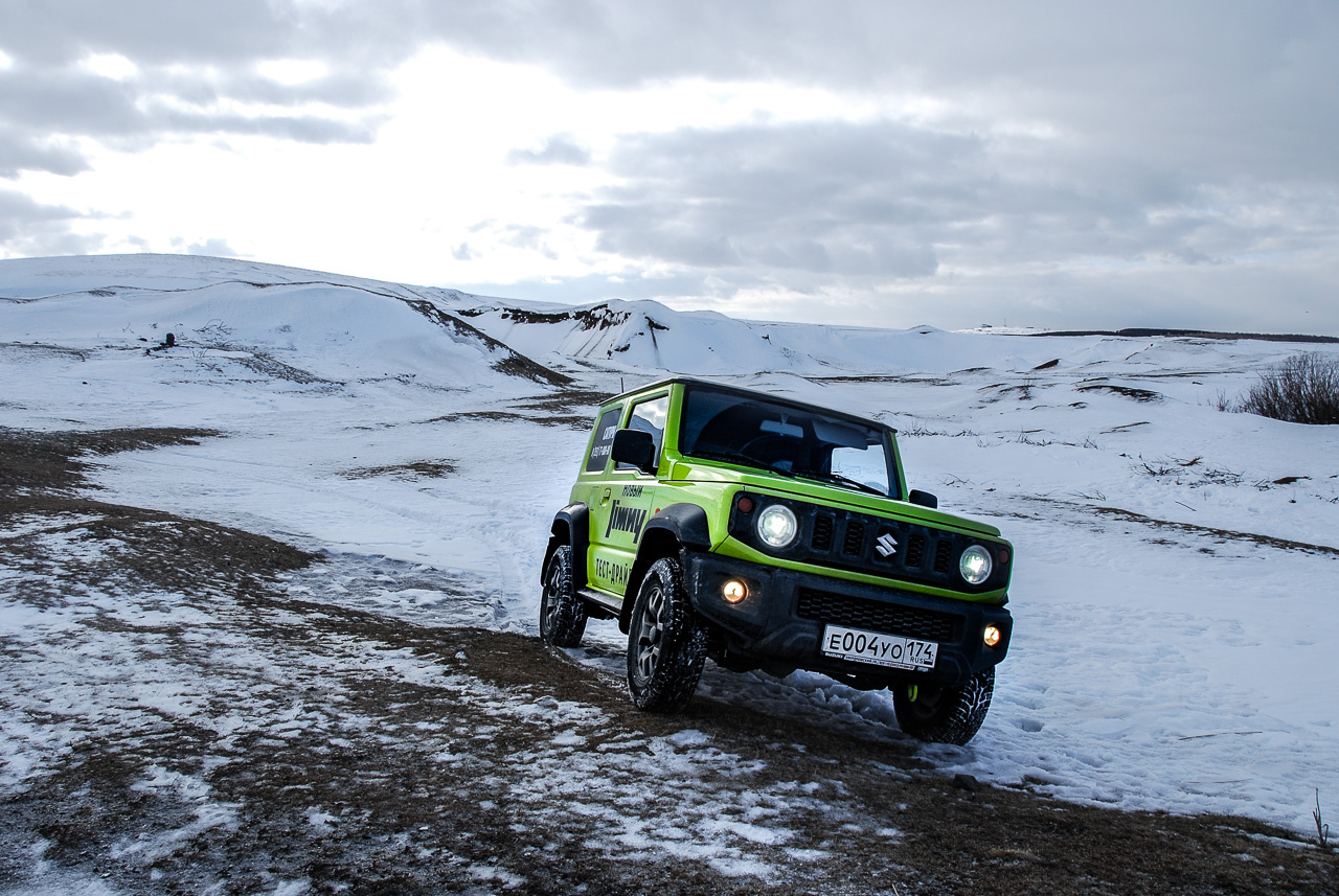Внешность крутого внедорожника не обманчива: Jimny сохранил весь свой потенциал Внешность крутого внедорожника не обманчива: Jimny сохранил весь свой потенциал