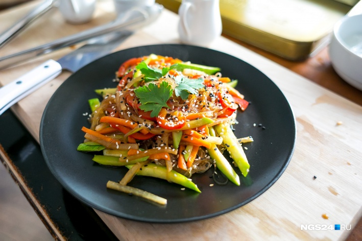 Вот подробный рецепт, как приготовить <a href="https://ngs24.ru/text/food/2018/02/19/53540271/" target="_blank" class="_">стеклянную лапшу в азиатском стиле</a> Вот подробный рецепт, как приготовить <a href="https://ngs24.ru/text/food/2018/02/19/53540271/" target="_blank" class="_">стеклянную лапшу в азиатском стиле</a>
