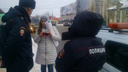 Рядом с МИУ полиция прервала пикет сторонницы Навального
