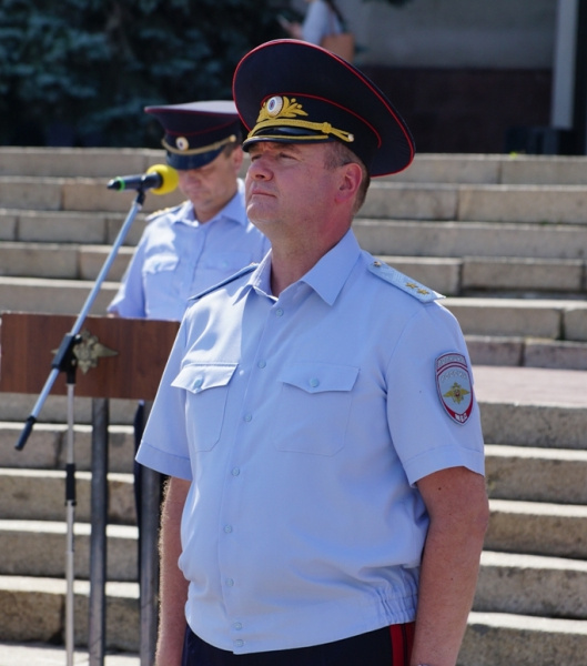Генерал Сергеев провёл торжественный развод личного состава полиции