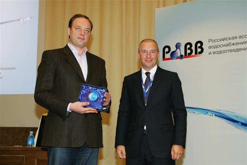Вадим Дьячков на фото слева