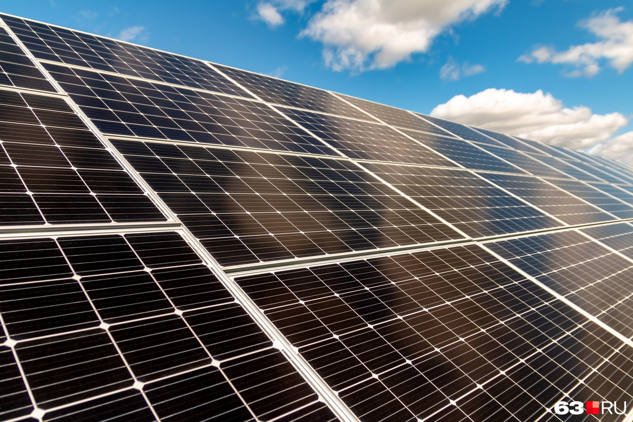 Лайфхак для дачников: как поставить на участке солнечные батареи и заработать на них