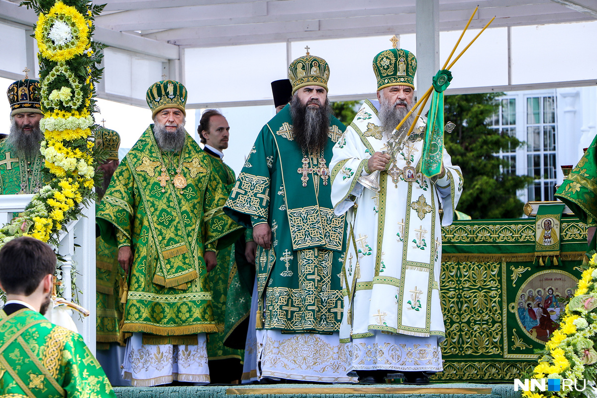 Богослужение возглавил митрополит Санкт-Петербургский и Ладожский Варсонофий