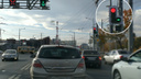 Зимой и летом — одним цветом: на Московском шоссе провели апгрейд светофоров