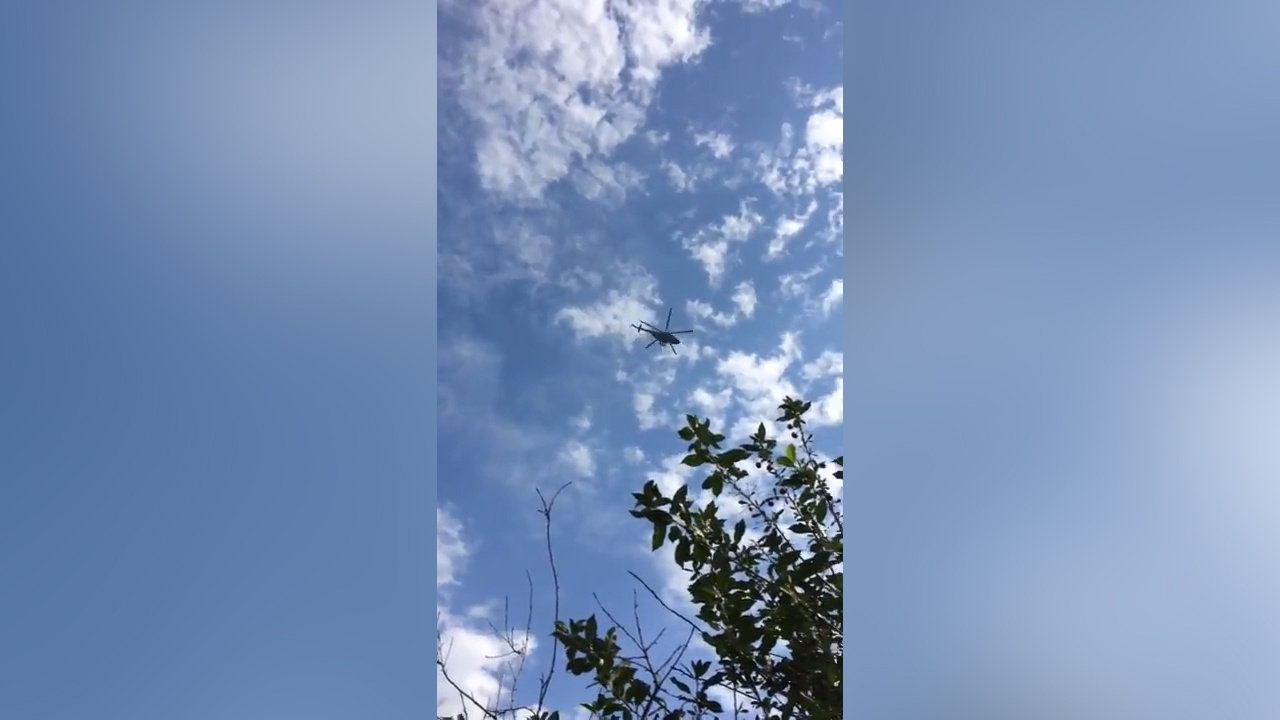 В небе над Челябинском разглядеть Ми-8 не удалось из-за облаков, а в пригороде он был отчётливо виден В небе над Челябинском разглядеть Ми-8 не удалось из-за облаков, а в пригороде он был отчётливо виден