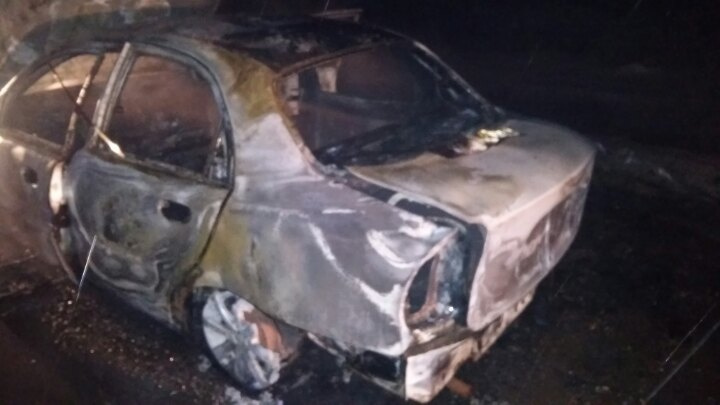 Автомобиль сгорел дотла Автомобиль сгорел дотла