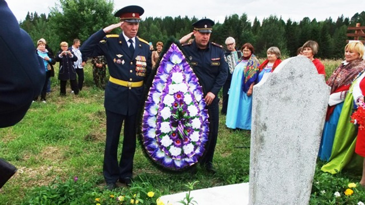 В Прикамье установили памятник пермскому солдату, останки которого поисковики нашли подо Ржевом