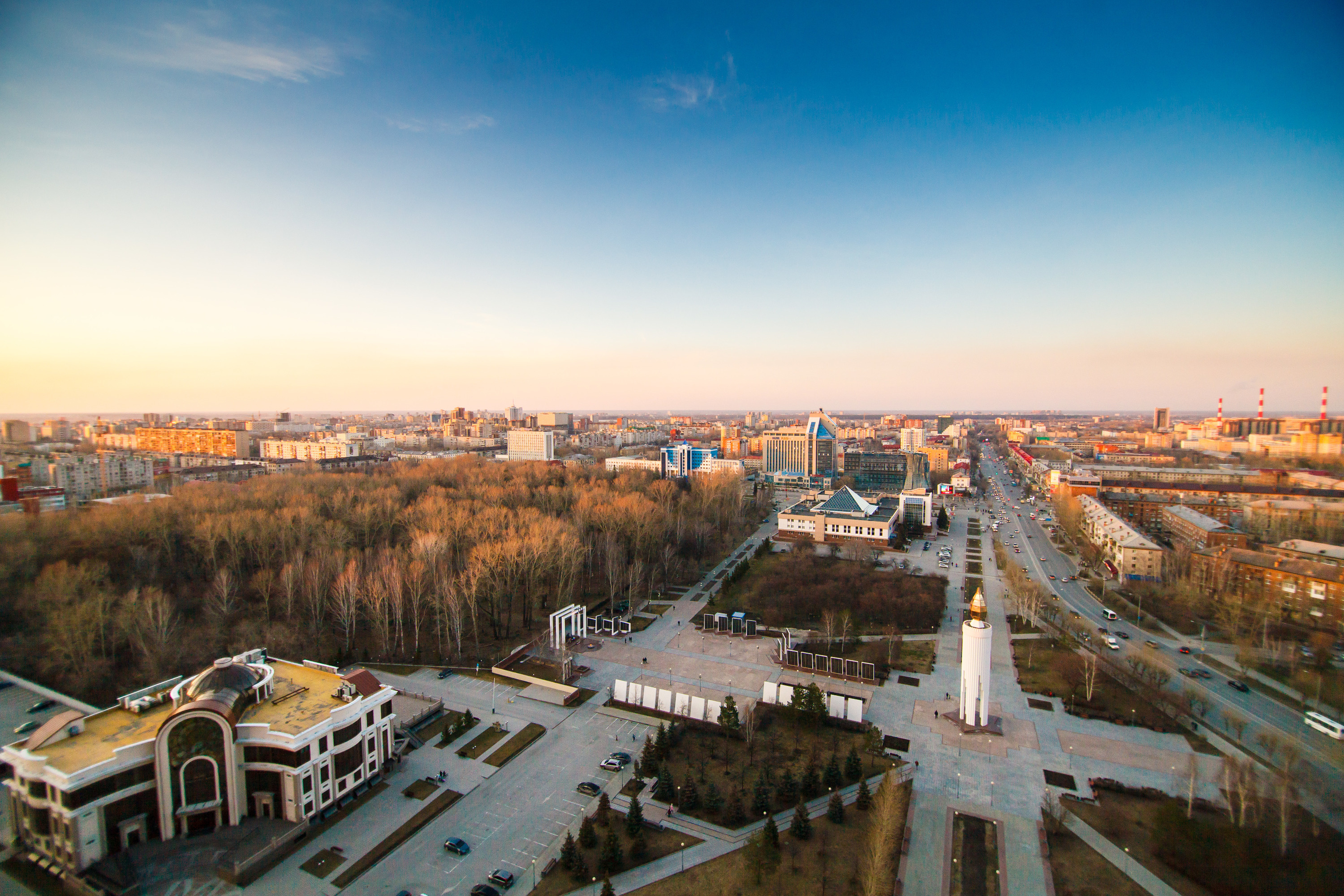 Мм тюмень. Вид на Тюмень с парусов. Паруса Тюмень фото. Жилой комплекс в старой Зареке Тюмень. Янбаево Тюмень.