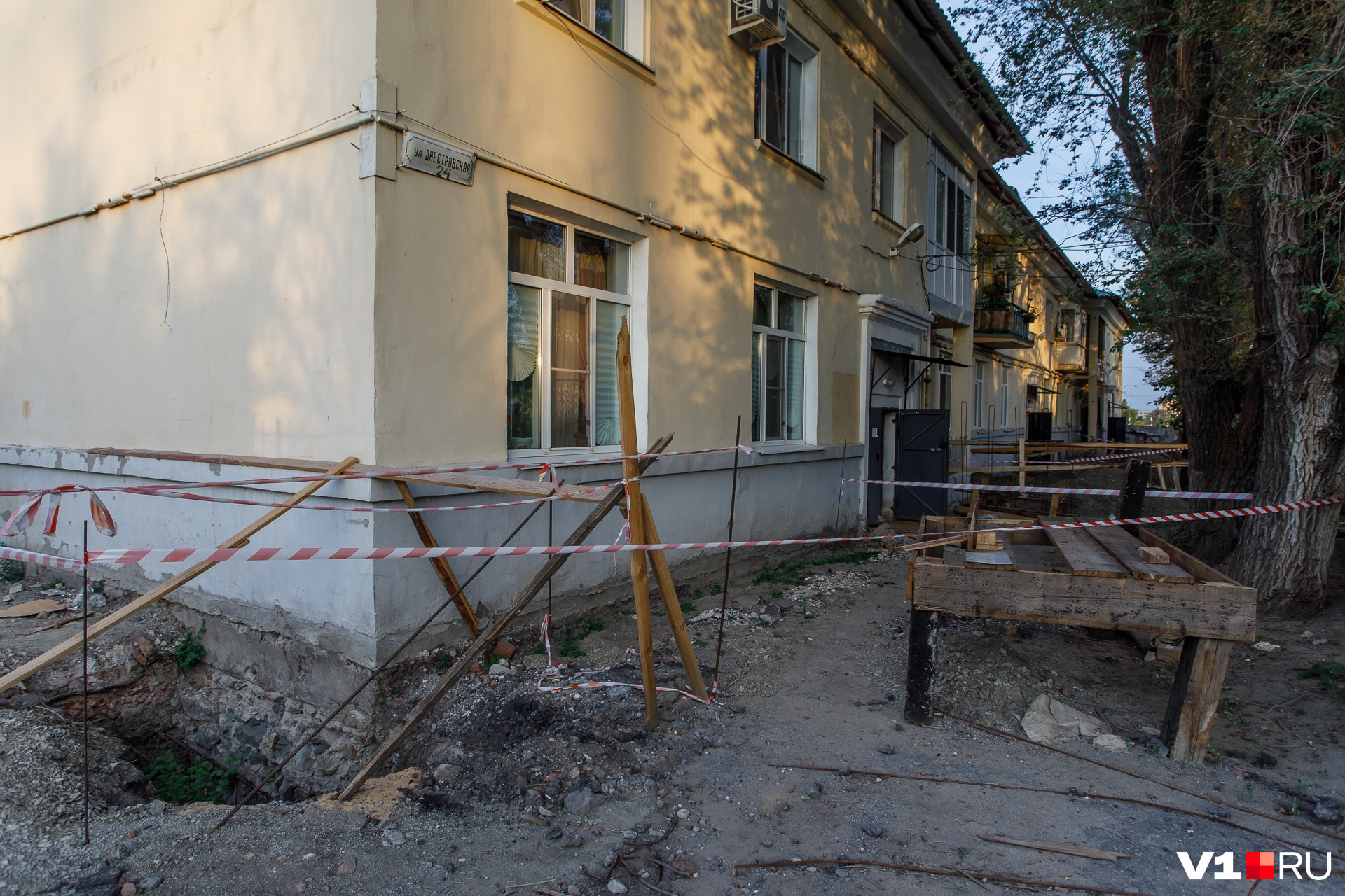 Дом окопали по периметру в начале июня и успокоились Дом окопали по периметру в начале июня и успокоились
