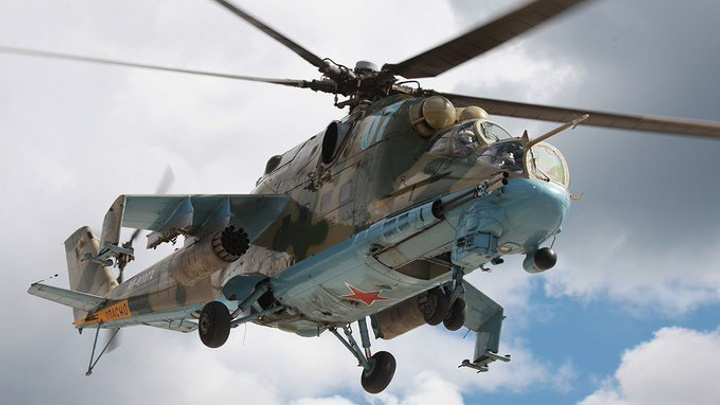 В небе над Красноярском заметили военные вертолеты