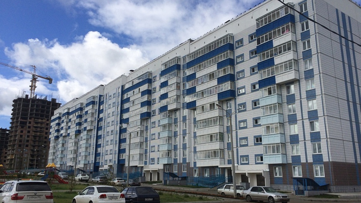 Крупное мошенничество в Красноярске: чиновники мэрии год покупали жилье сиротам по завышенным ценам