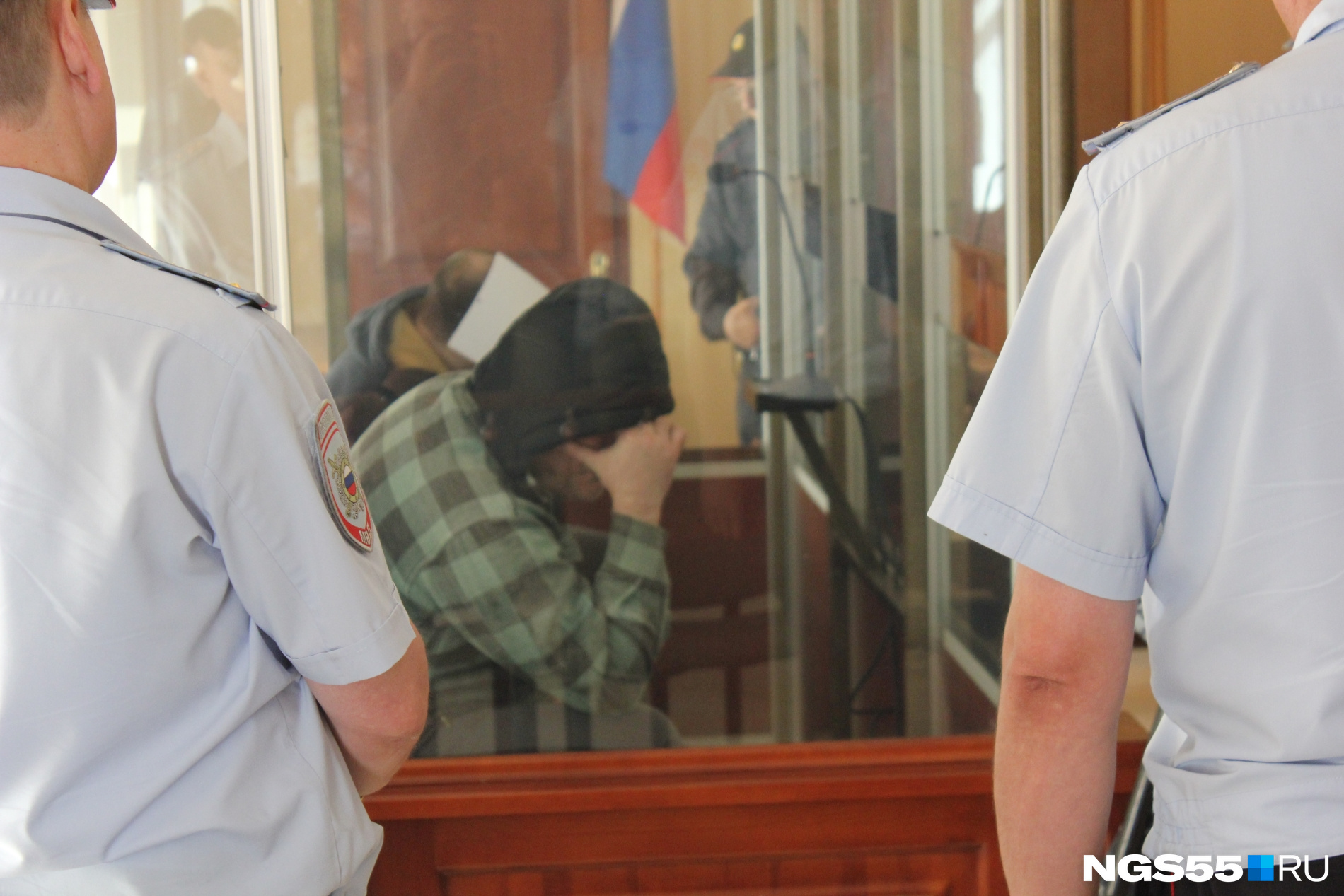 На заседании Сумбаев и Горбунов прятали лица
